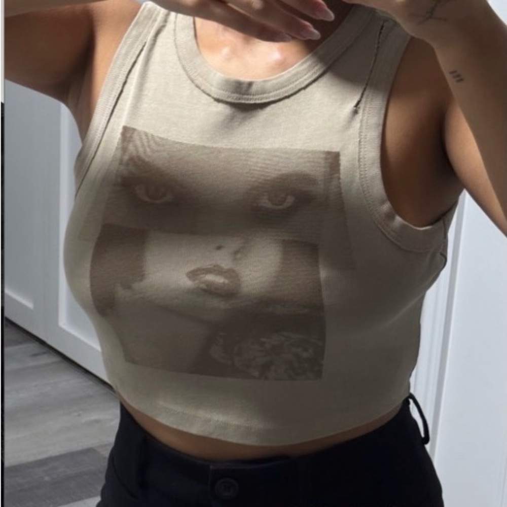 Cider Beige Graphic Crop Top
